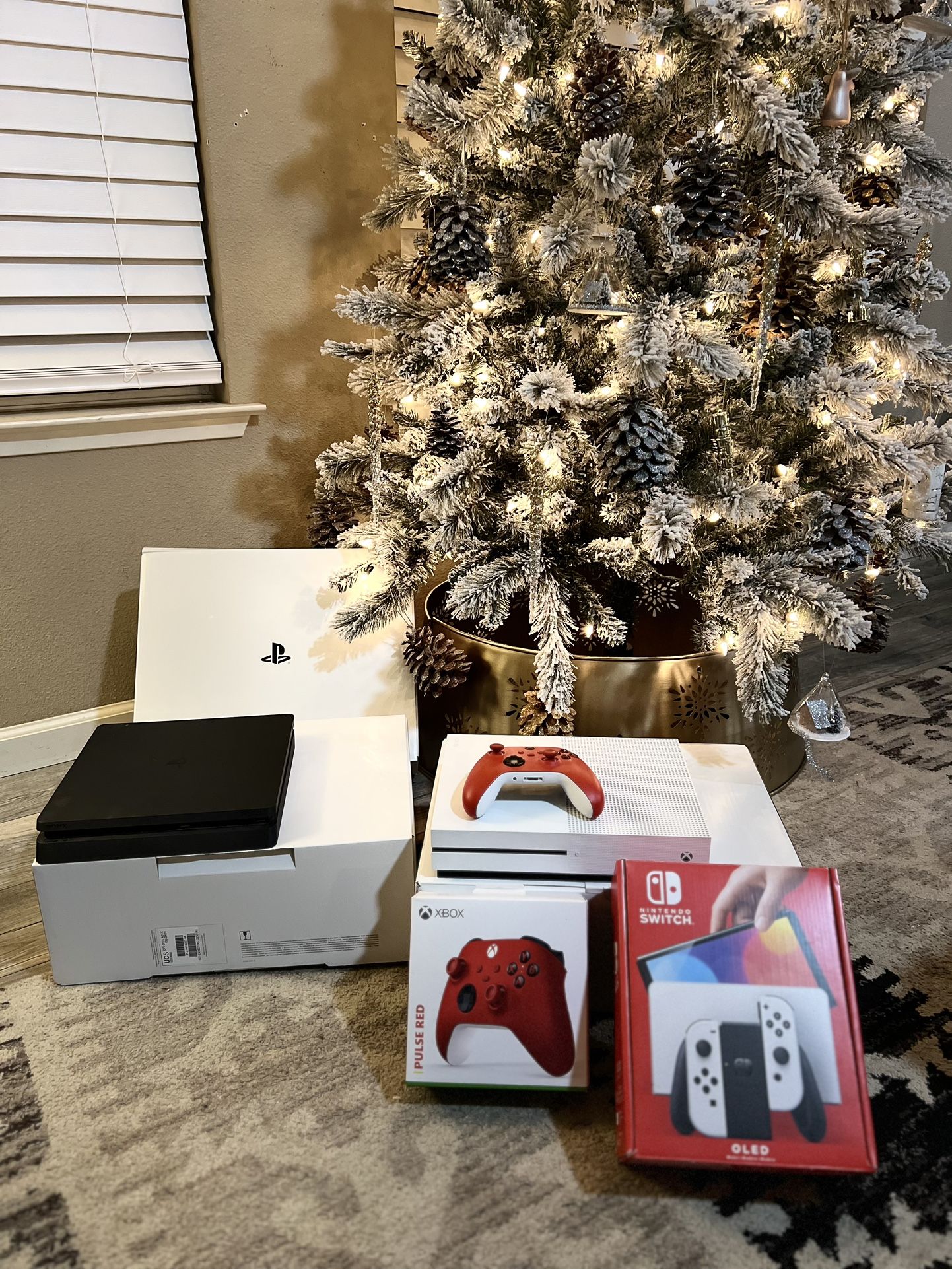 Nintendo Switch PS4 Slim Nintendo Switch vs Sony PlayStation 4 Slim: What is the