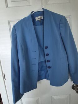 Le suit light blue full skirt suit size 6