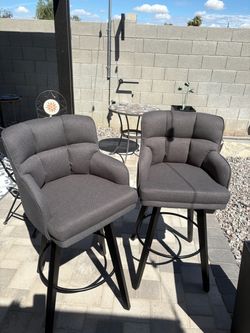New. 2 Bar Stools