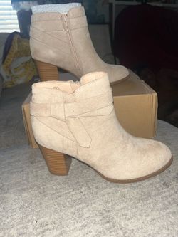 Boots woman’s size 8 brand new