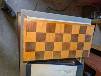 VINTAGE SOVIET CHESS SET IN BOX