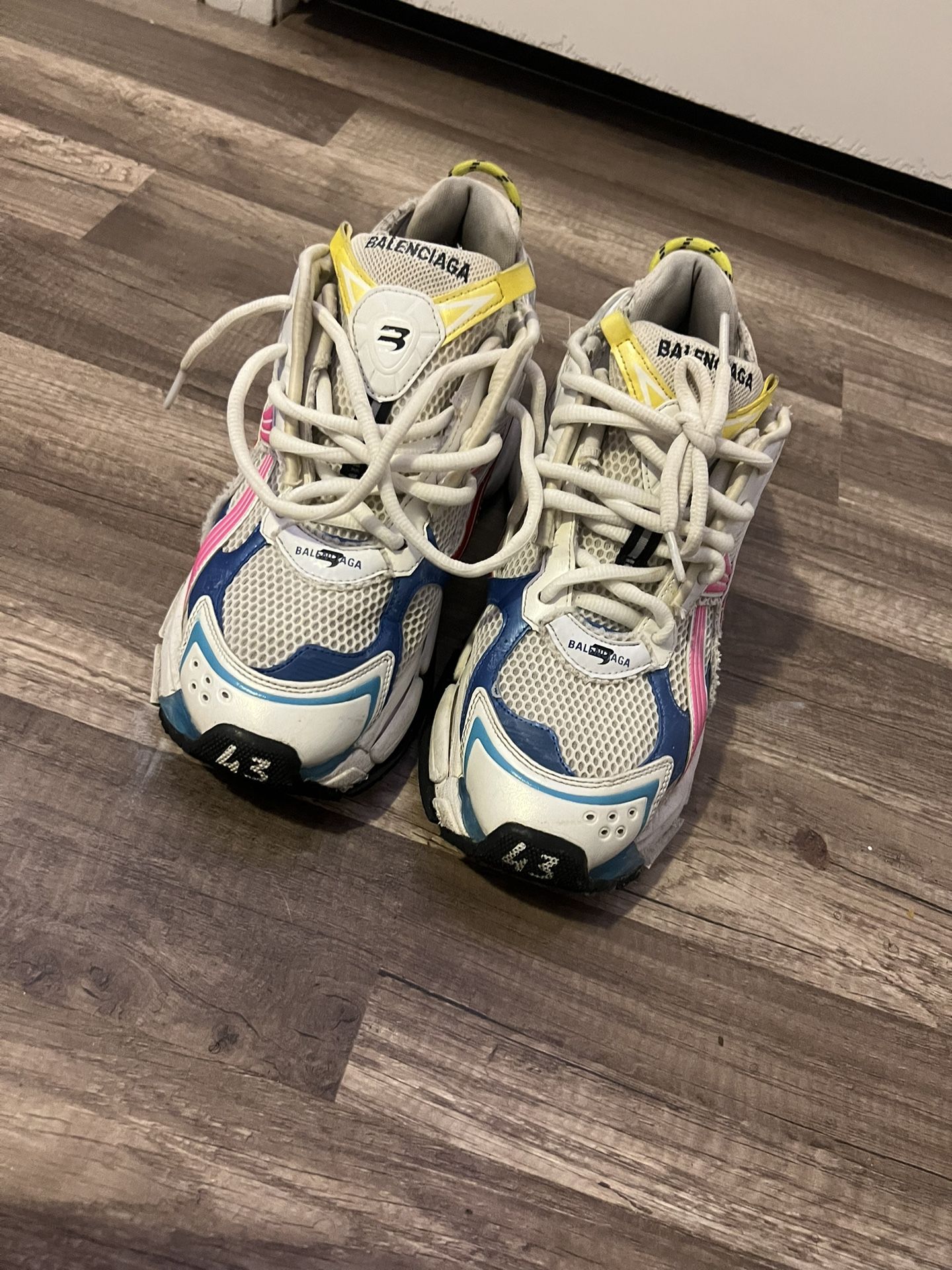 balenciaga runners
