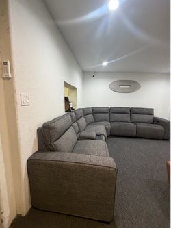Miren 6pc sectional with 4 power recliners- headrest and console