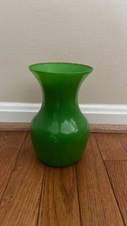 green glass flower vase