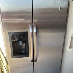 Refrigerator GE