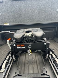 Curt 5th Wheel Hitch A25/S25
