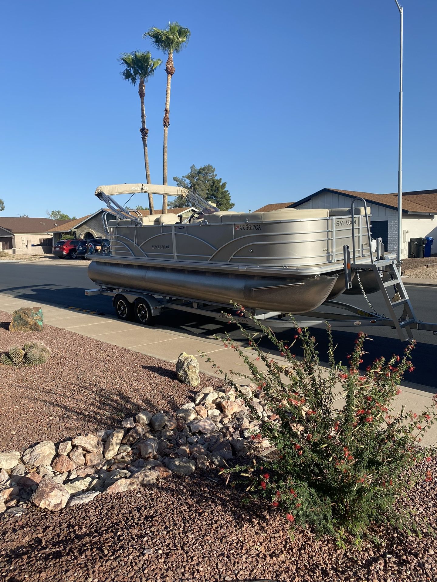 2019,24 FT TriToon Pontoon Boat Sylvan Mirage 8522