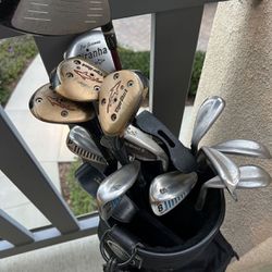 18 Golf Clubs Set with Many Accesories
