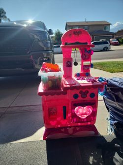 Mini mouse kitchen