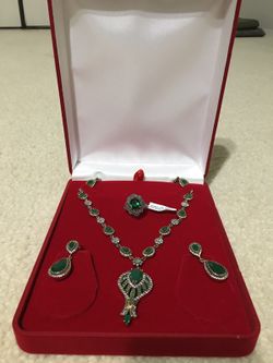 Authentic silver necklace with emerald stone