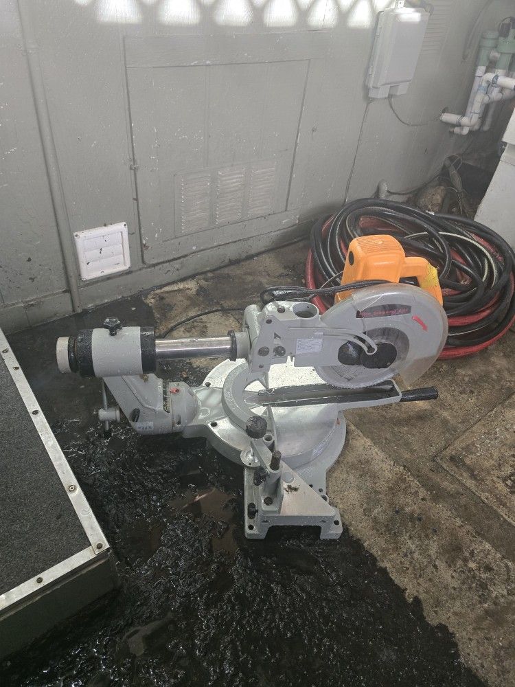 Sliding Mitor Saw