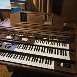 Yamaha Organ