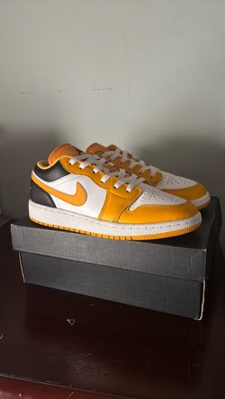 Jordan 1 low "taxi"  size 5Y (yellow black white colorway)