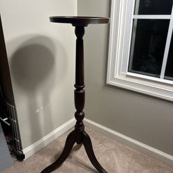 1993 The Bombay  Plant Stand In Great Condition