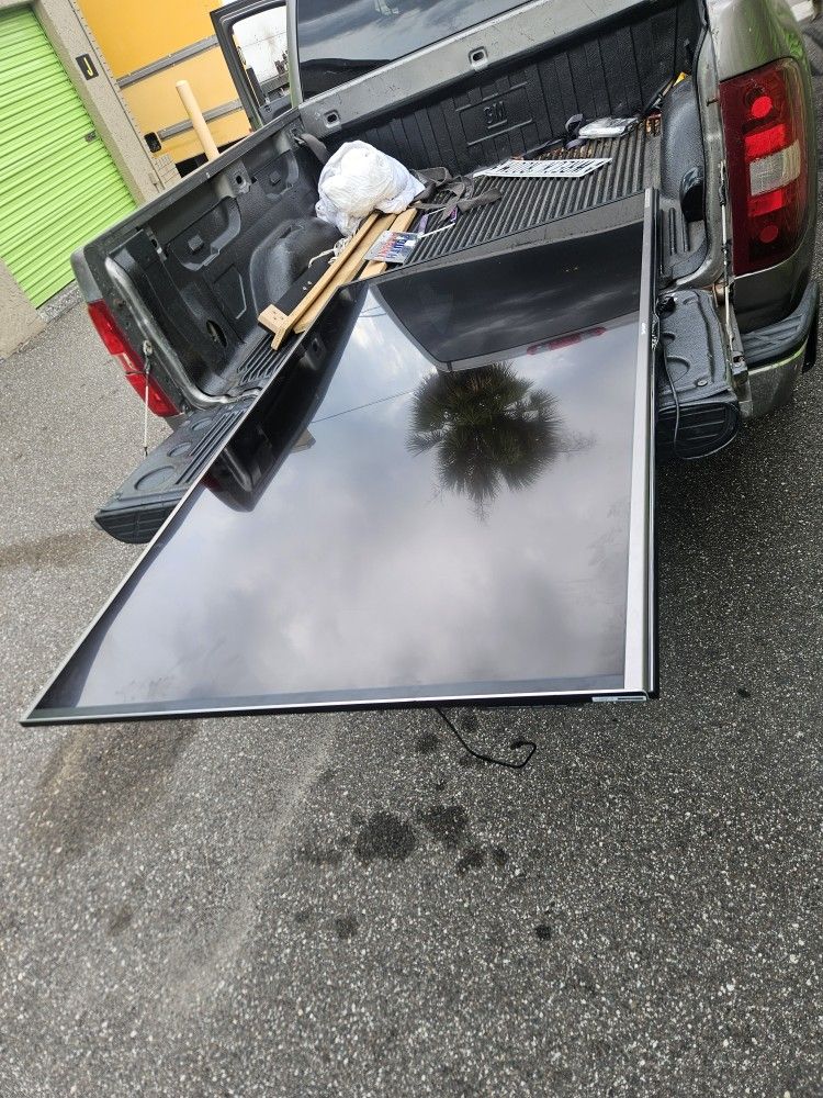 75 Inches Flat Screen Smart TV Sharp Working Very Good