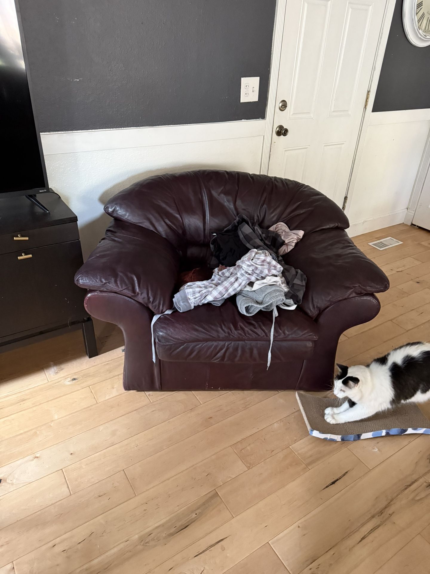 Free Electric Reclining Sofa And Chair With Ottoman