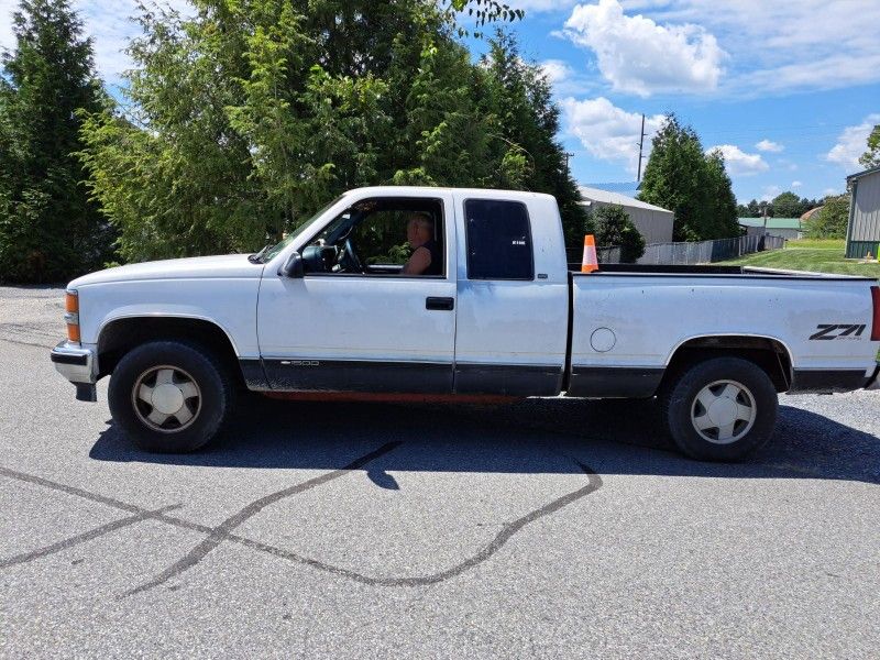 1998 Chevy Silverado White