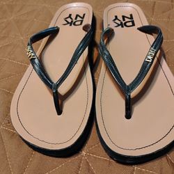 Black Flipflops 