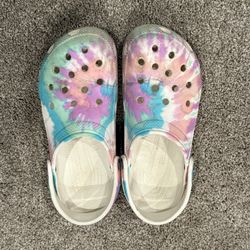 Crocs (women’s 11/mens 9)