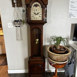1972 colonial Grandfather clock