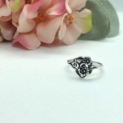 Beautiful Vintage Flower Ring|Size 7&8