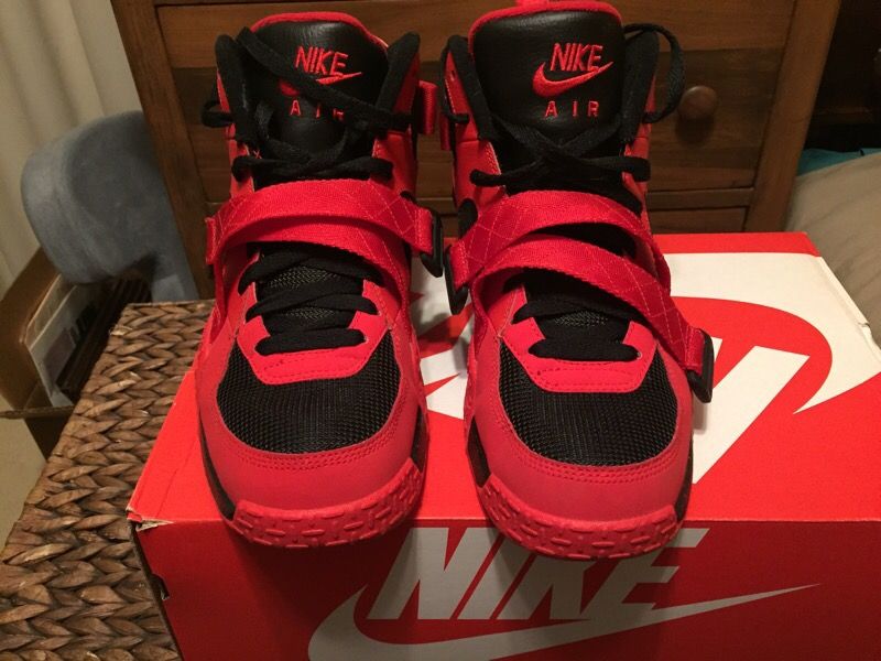 Nike air raid sz