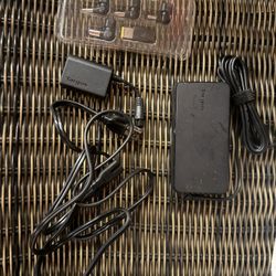 Targus 90W AC Semi-Slim Universal Laptop Charger