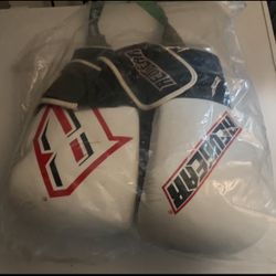 REVGEAR 14oz Large Gloves Like New