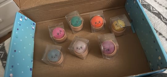 Light up dumpling keychain
