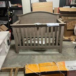 Chandler 4 in 1 cheap crib