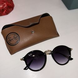 Ray-Ban Sunglasses With Case