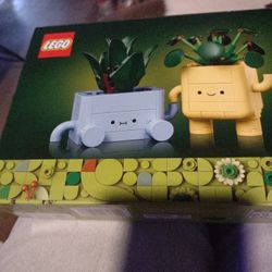 Lego Botanicals Happy Plants