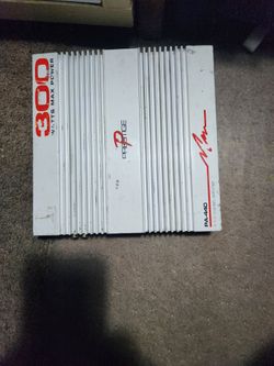 300watts  max power  4- 3-2 Chanel amplifier.