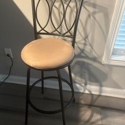 6 Bar Stools 