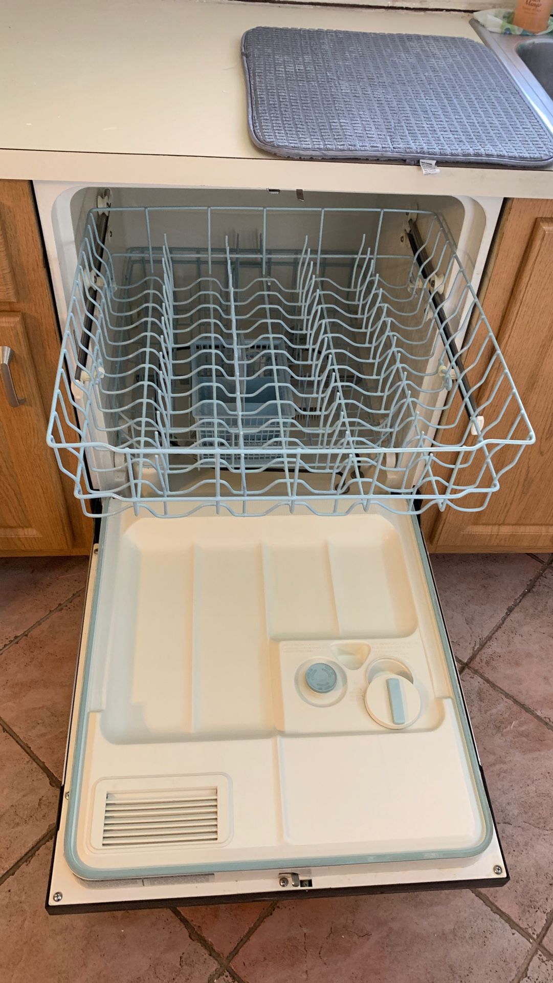 GE potscrubber dishwasher 600, works great! for Sale in Delray Beach