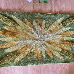 Vintage 60s Latch hook Flower Rug
