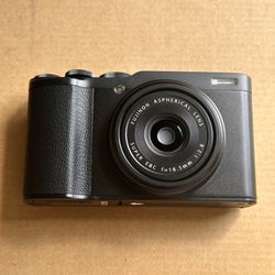 Fujifilm XF10 Like New with original box + accessories 