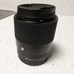 Sigma 30mm F1.4