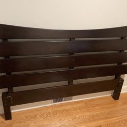 Solid Wood Bed Frame (Queen)