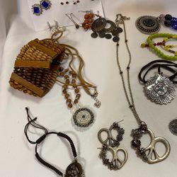 Vintage jewelry lot (#11)