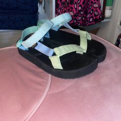 Teva original sandals size 4, worn two times