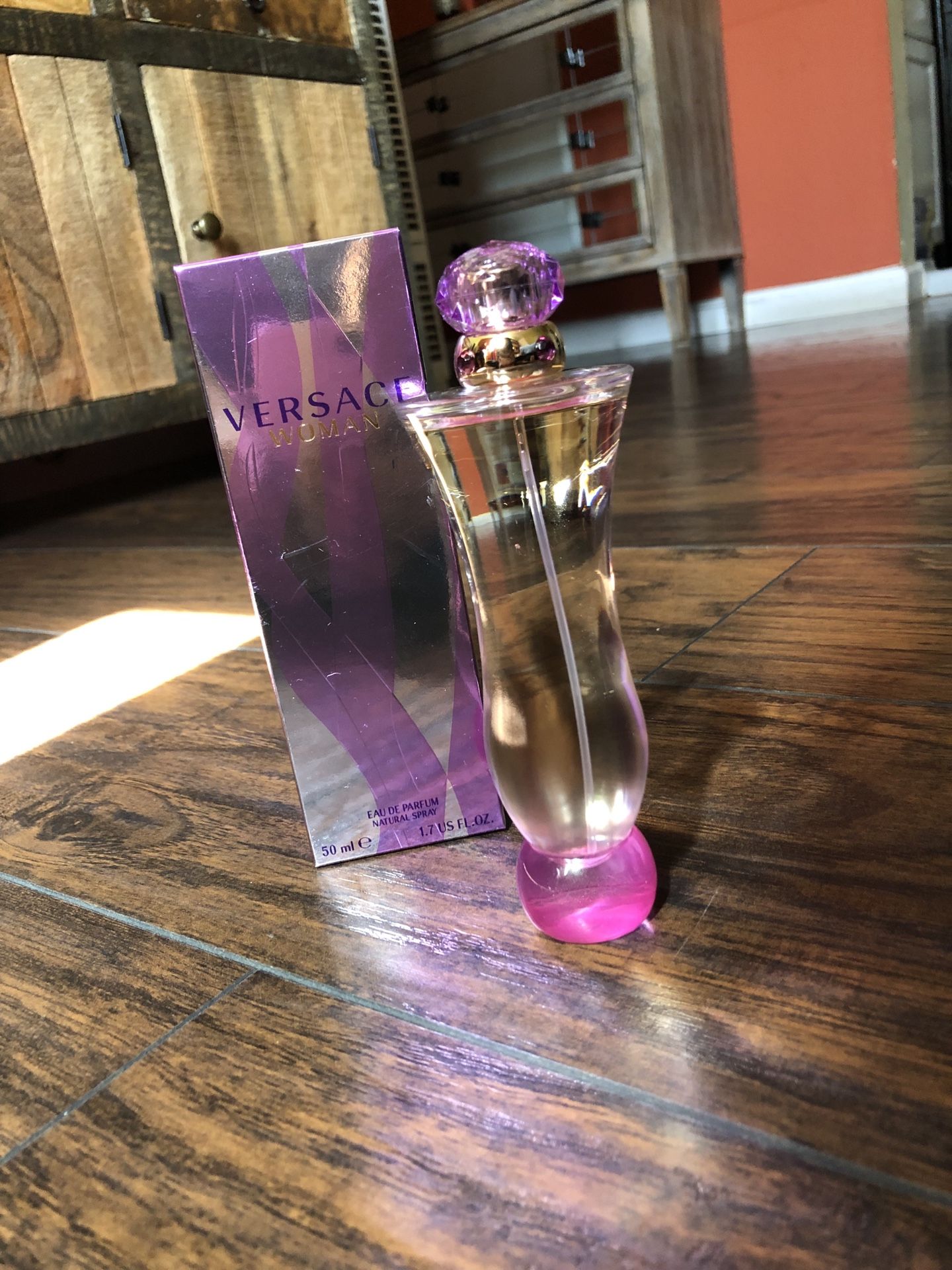 Perfume original nuevo para mujer $45