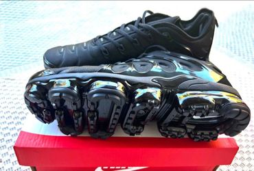 Men Nike Vapormax Plus Message Me Your Size you needed