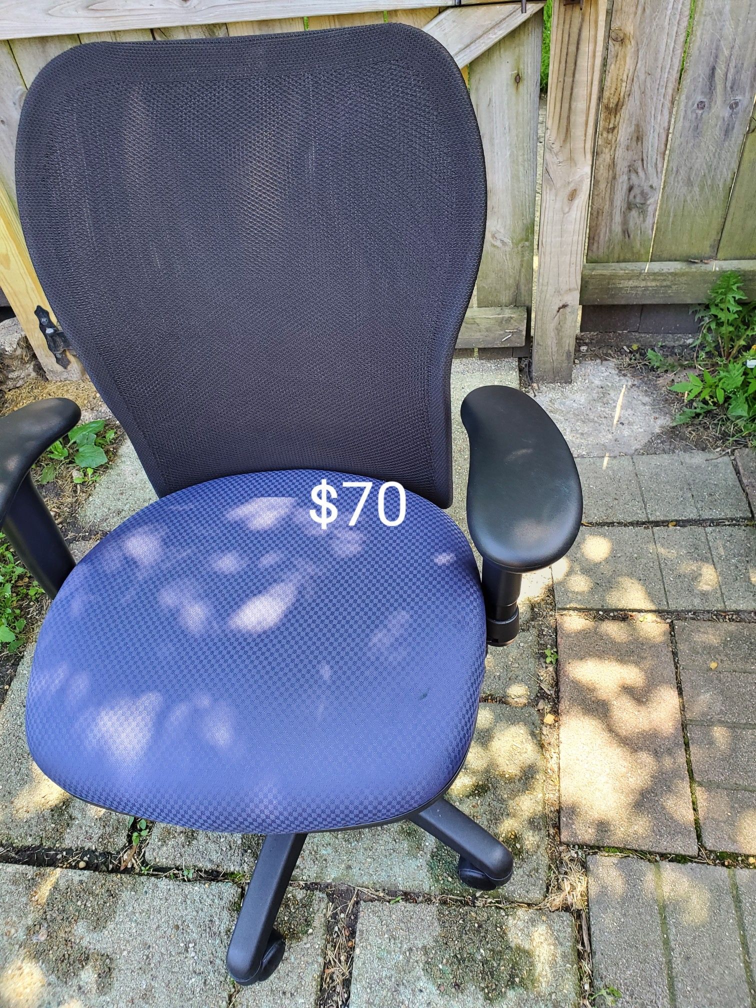 Desk chair