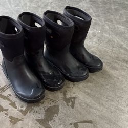 BRAND NEW kids BOGS Boots 