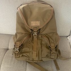 MYSTERY RANCH DAY BACKPACK
