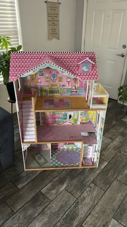 Kids dollhouse
