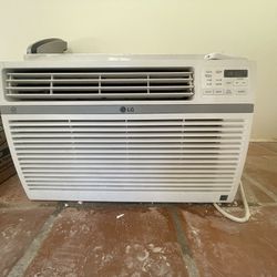LG 350 Sq Ft Air Conditioner (115V; 8000 BTU)