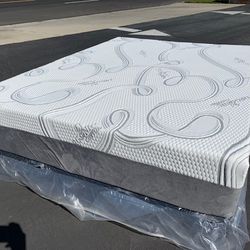 Queen Organic Cool Gel Memory Foam !!