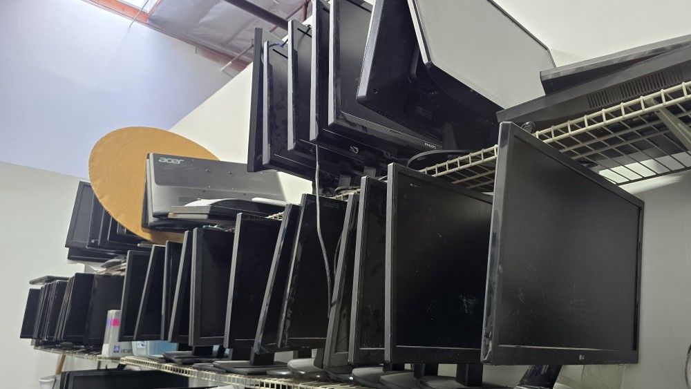 Computer monitors 24 Inch 27 Inch Many Available